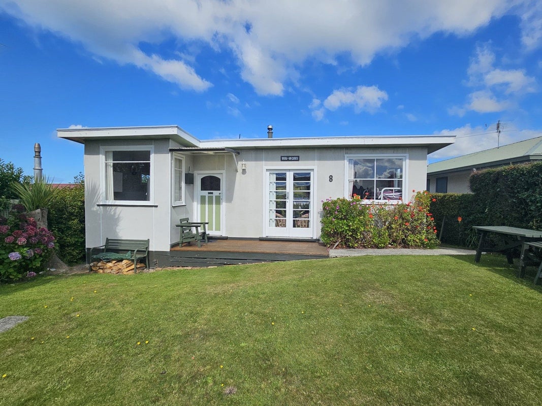 8 Matai Street, Kaka Point - Carousel 1