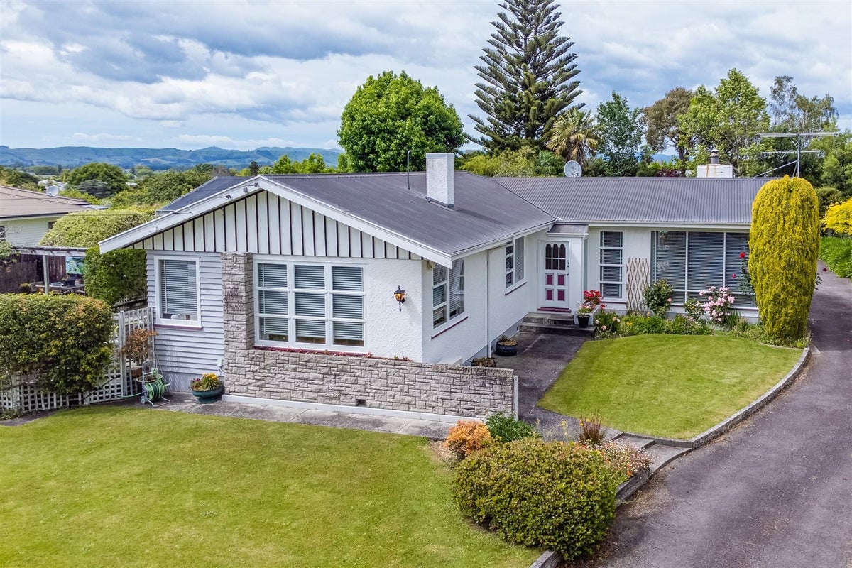 13 Miro Street, Lansdowne, Masterton - Carousel 2