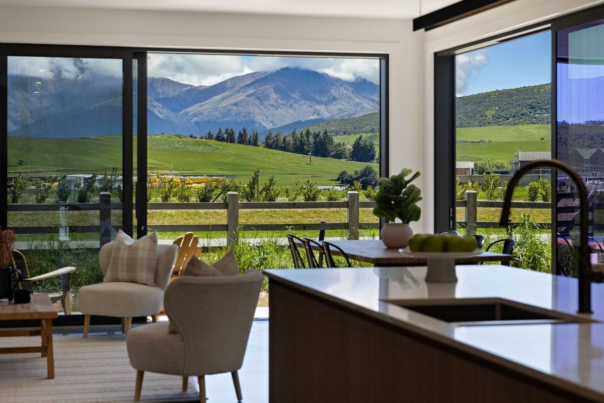 24 Taurus Lane, Jacks Point, Queenstown-Lakes, Otago - Carousel 1