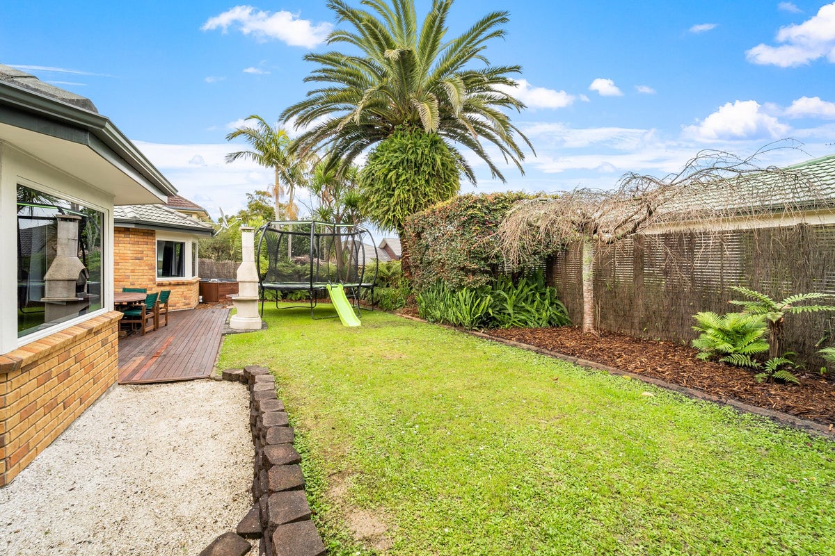 27 Ponderosa Drive, Oteha, Auckland - Carousel 2