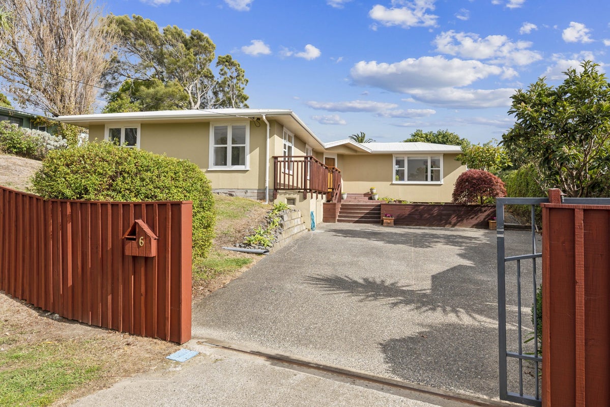 6 Kokako Road, Otaihanga, Paraparaumu - Carousel 1