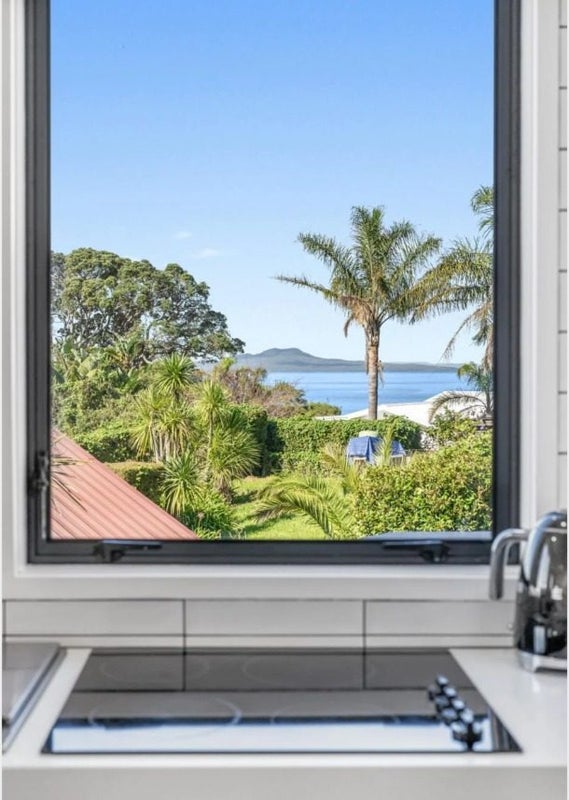16A Valley Road, Browns Bay, Auckland - Carousel 1