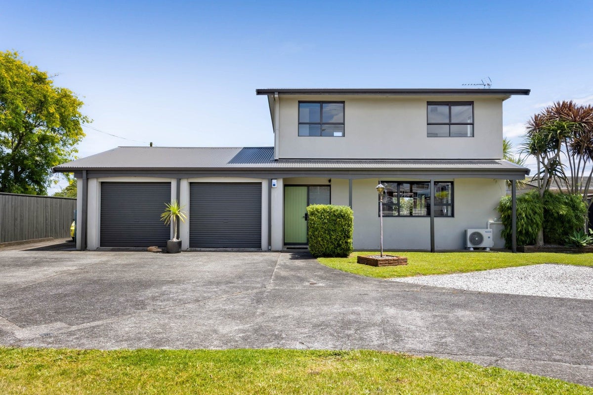 164 Tukapa Street, Westown, New Plymouth - Carousel 1