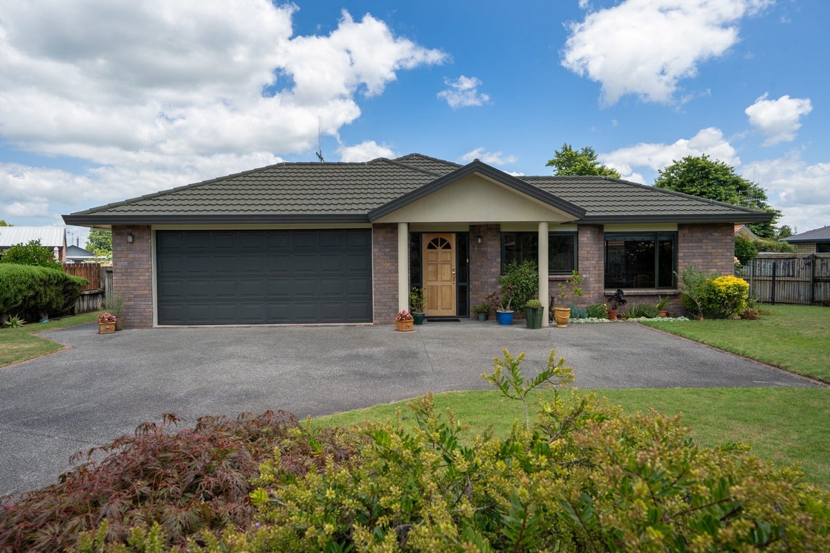 6 Alley Place, Leamington, Cambridge - Carousel 2