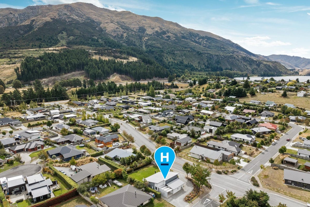 2 Bell Street, Lake Hawea - Carousel 17