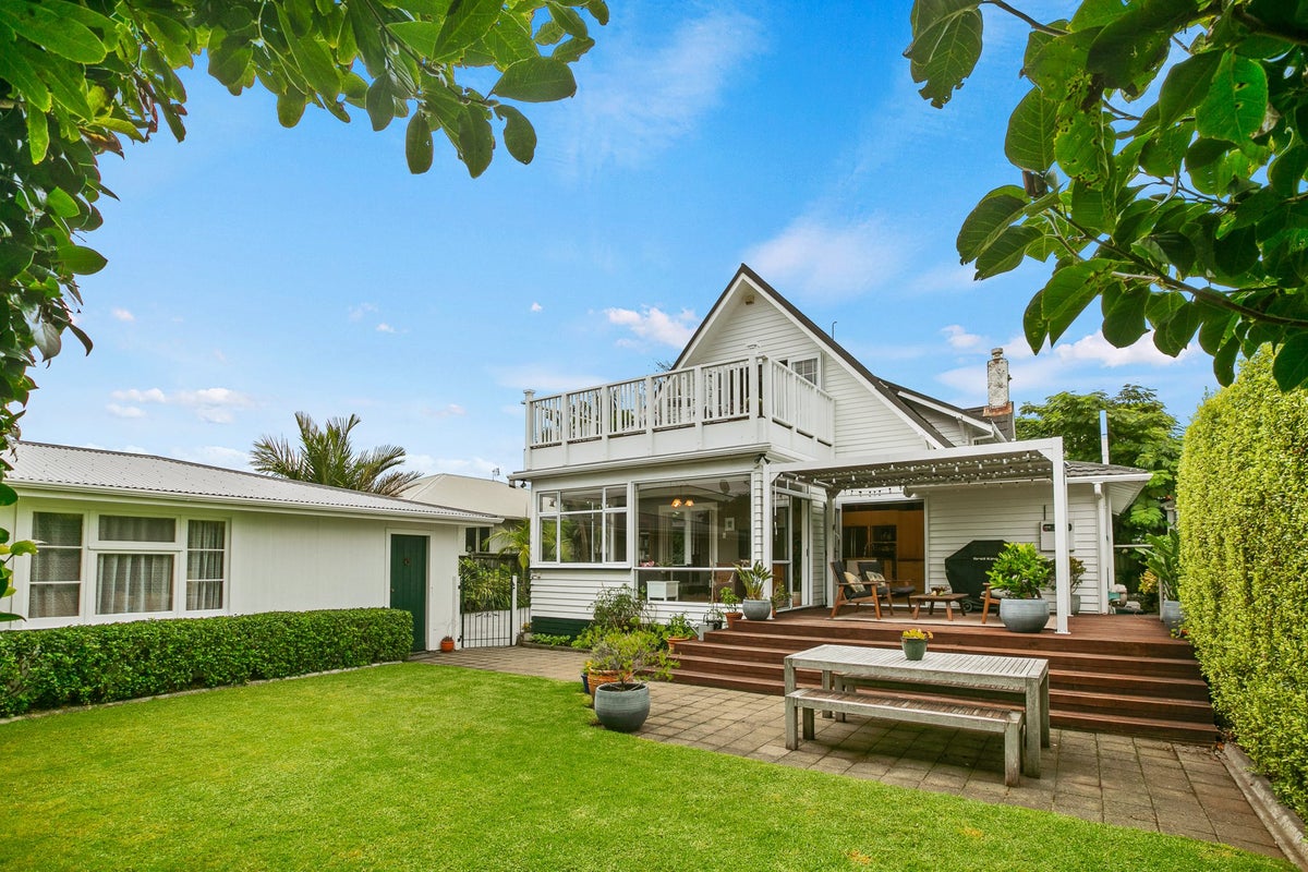 348 St Aubyn Street, Moturoa, New Plymouth - Carousel 1