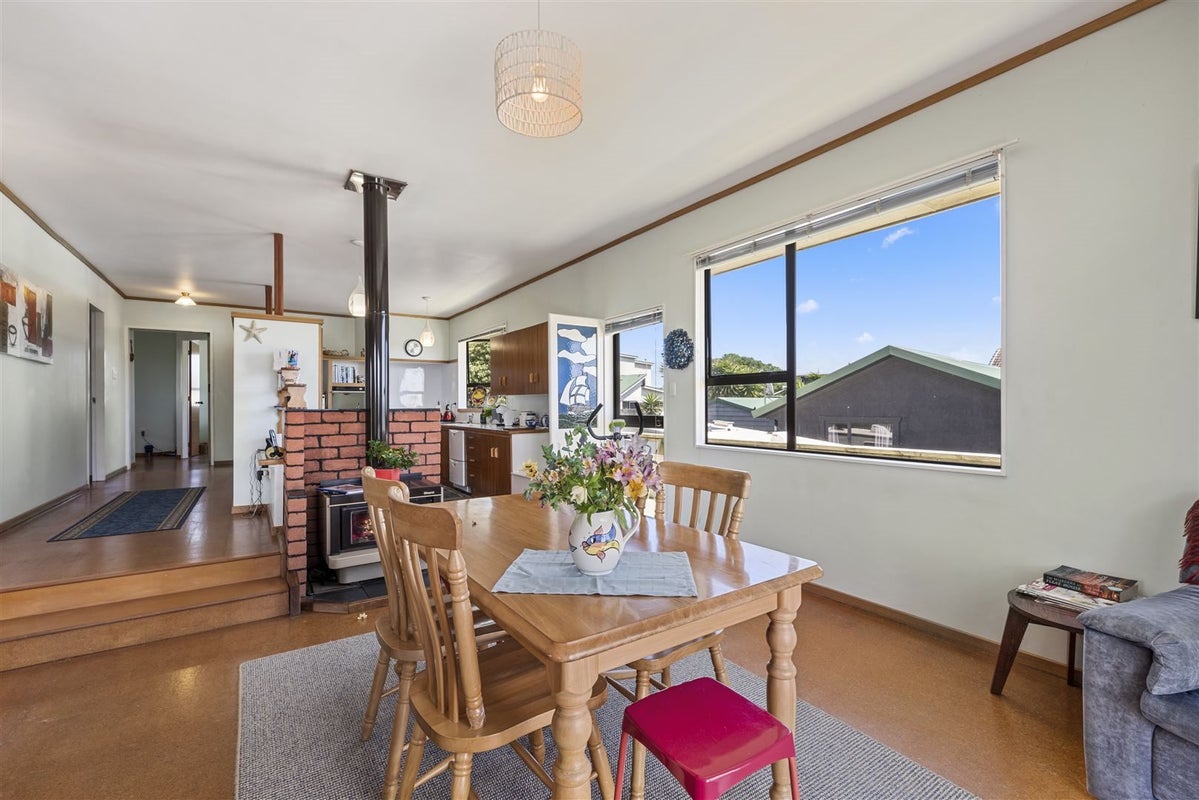 19 Takitimu Street, Waitarere Beach, Levin - Carousel 1