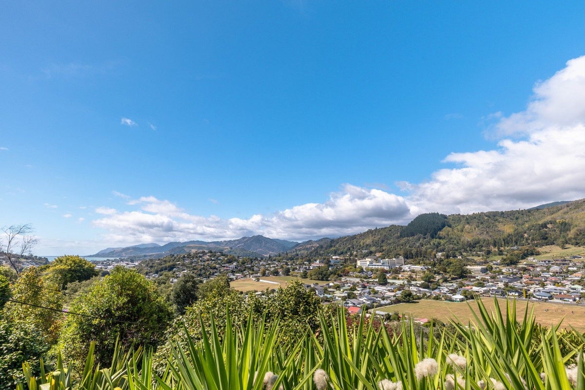 26 Jenner Road, Toi Toi, Nelson - Carousel 24