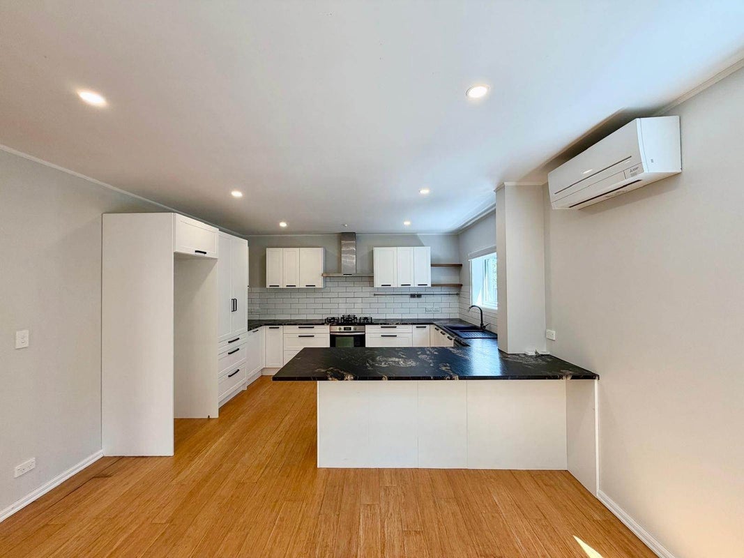 19 Wyoming Avenue, Murrays Bay, Auckland - Carousel 2
