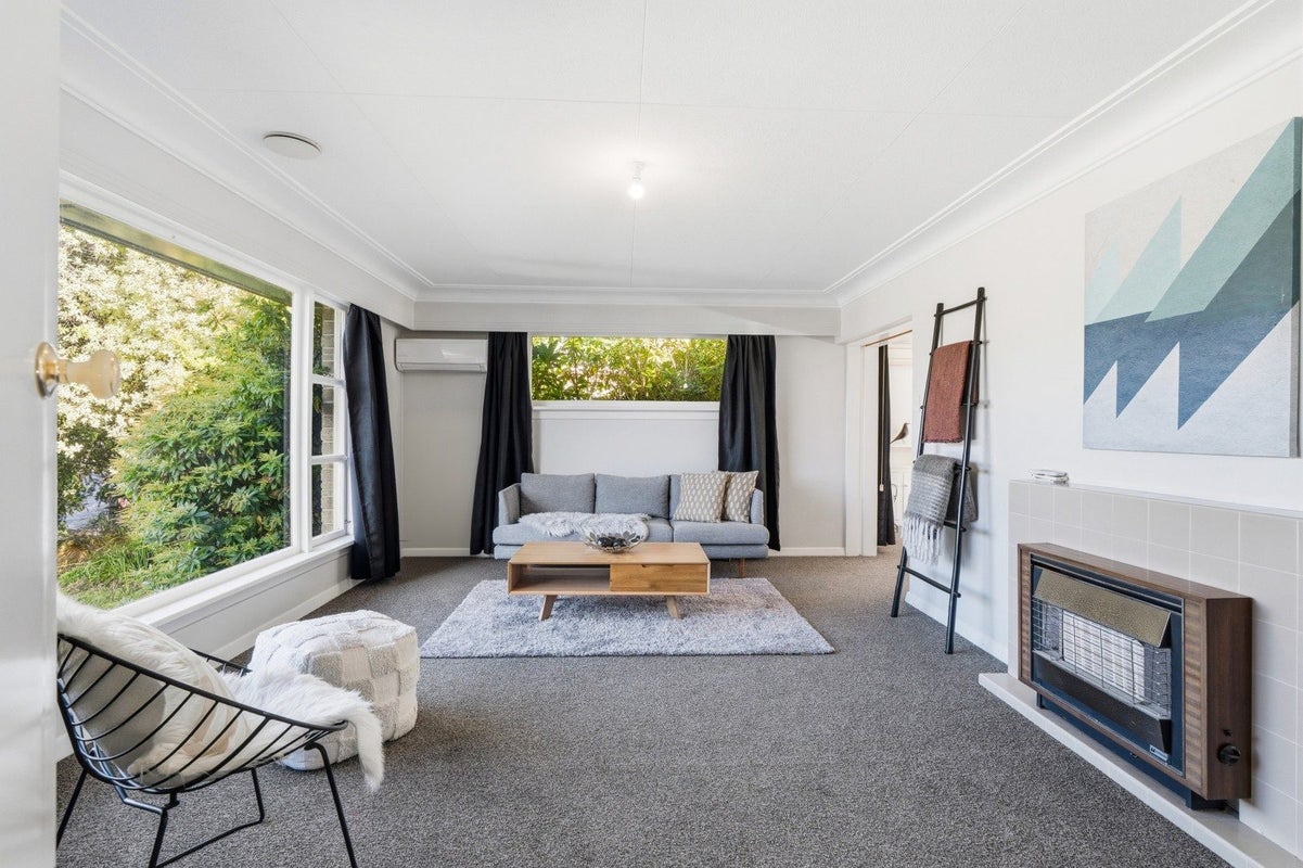 11 Pioneer Crescent, Helensburgh, Dunedin - Carousel 2
