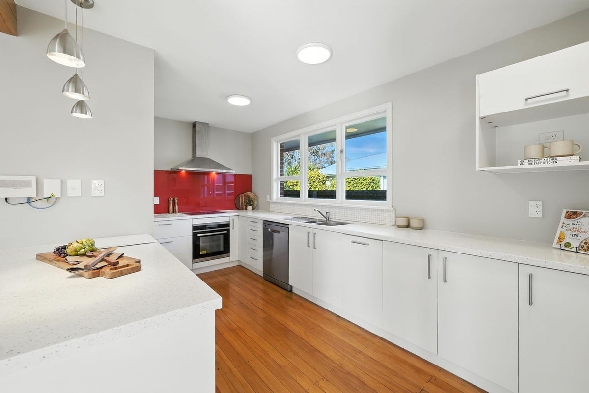 215 Greers Road, Bryndwr, Christchurch - Carousel 2