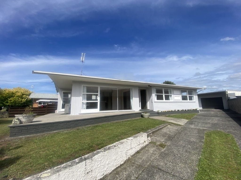 66 English Street, St Andrews, Hamilton - Carousel 1