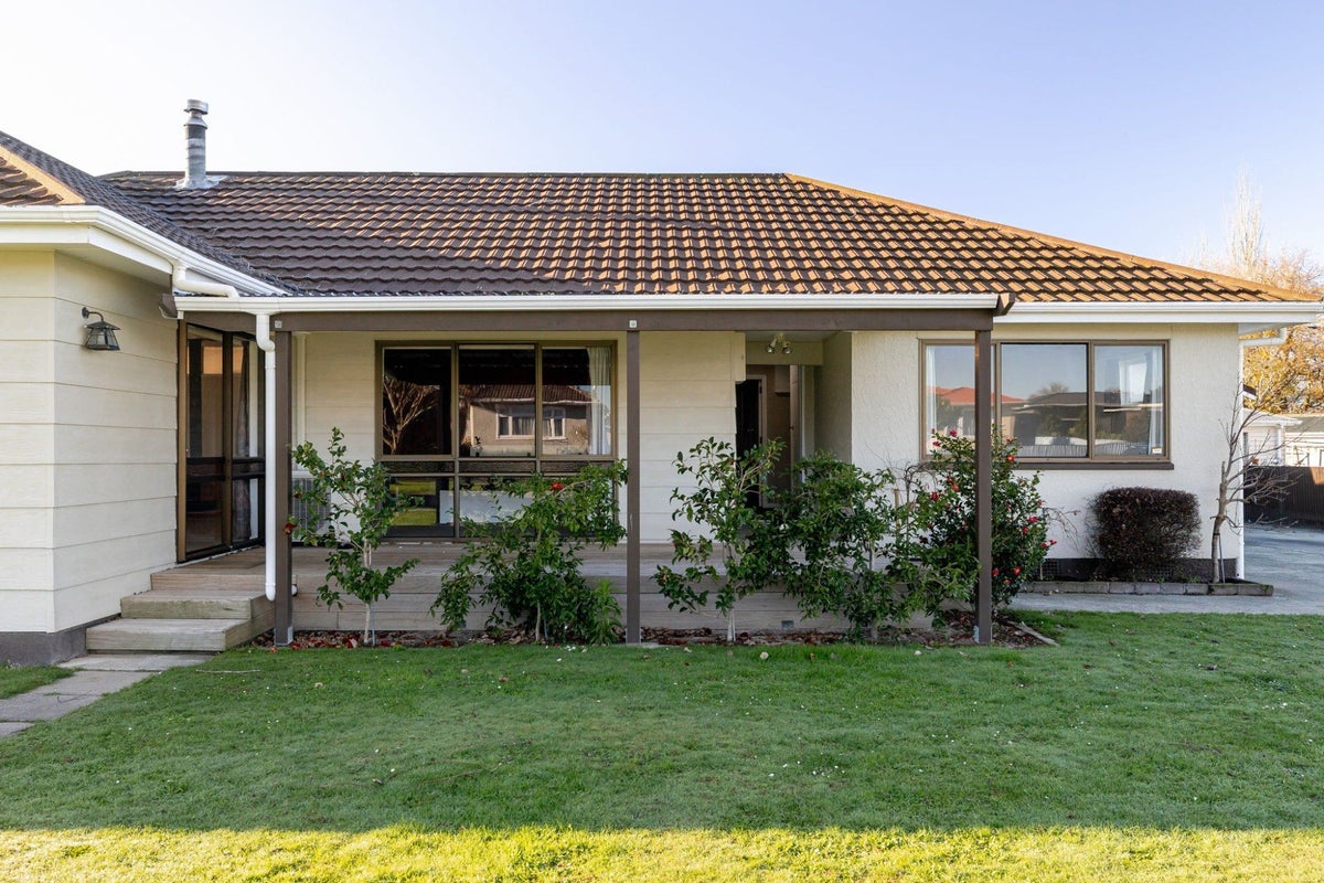 9 Birmingham Street, Takaro, Palmerston North - Carousel 1