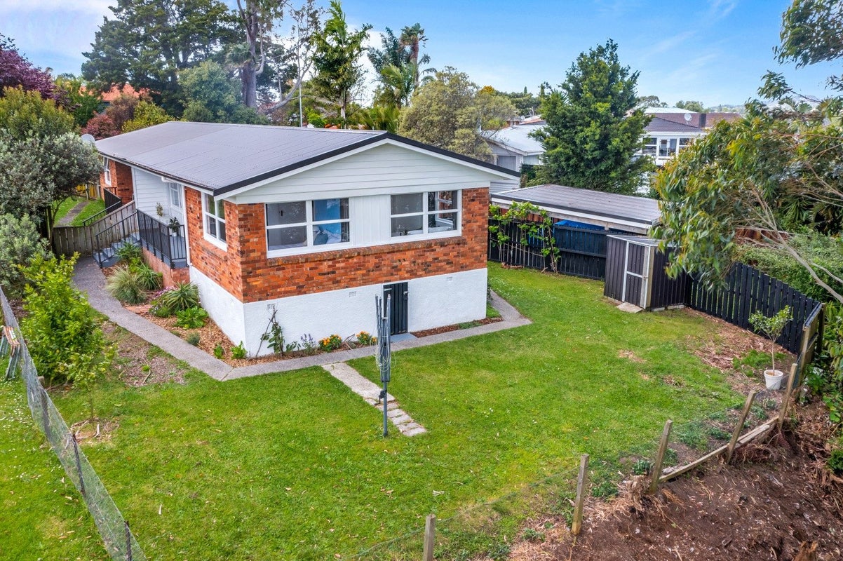 2/12 Oberon Place, Avondale, Auckland - Carousel 2