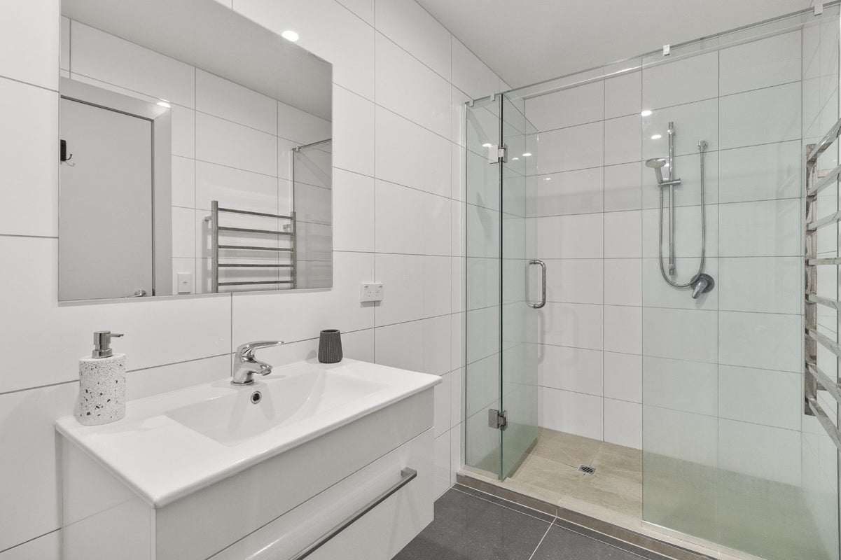 206/8 Whitaker Place, Grafton, Auckland - Carousel 12