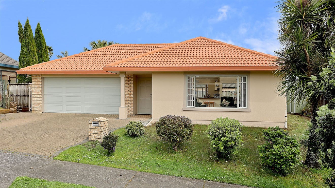 5 Somerton Rise, Henderson, Auckland - Carousel 2