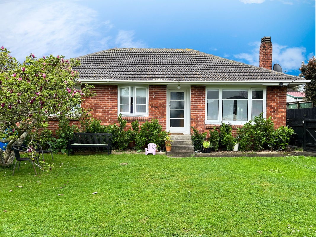 626 Te Atatu Road, Te Atatu Peninsula, Auckland - Carousel 1