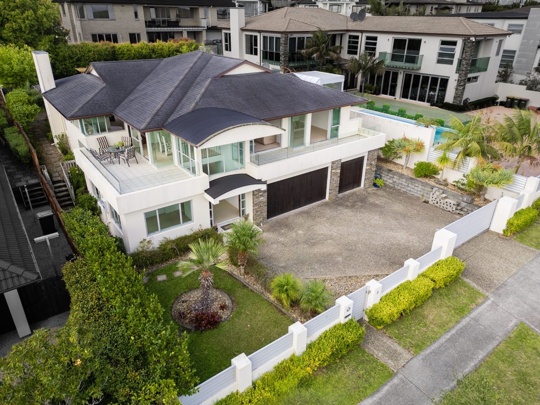6 Fairbairn Place, East Tamaki Heights, Auckland - Carousel 2
