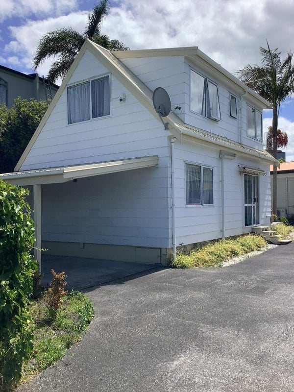17 Ocean View Road, Milford, Auckland - Carousel 1