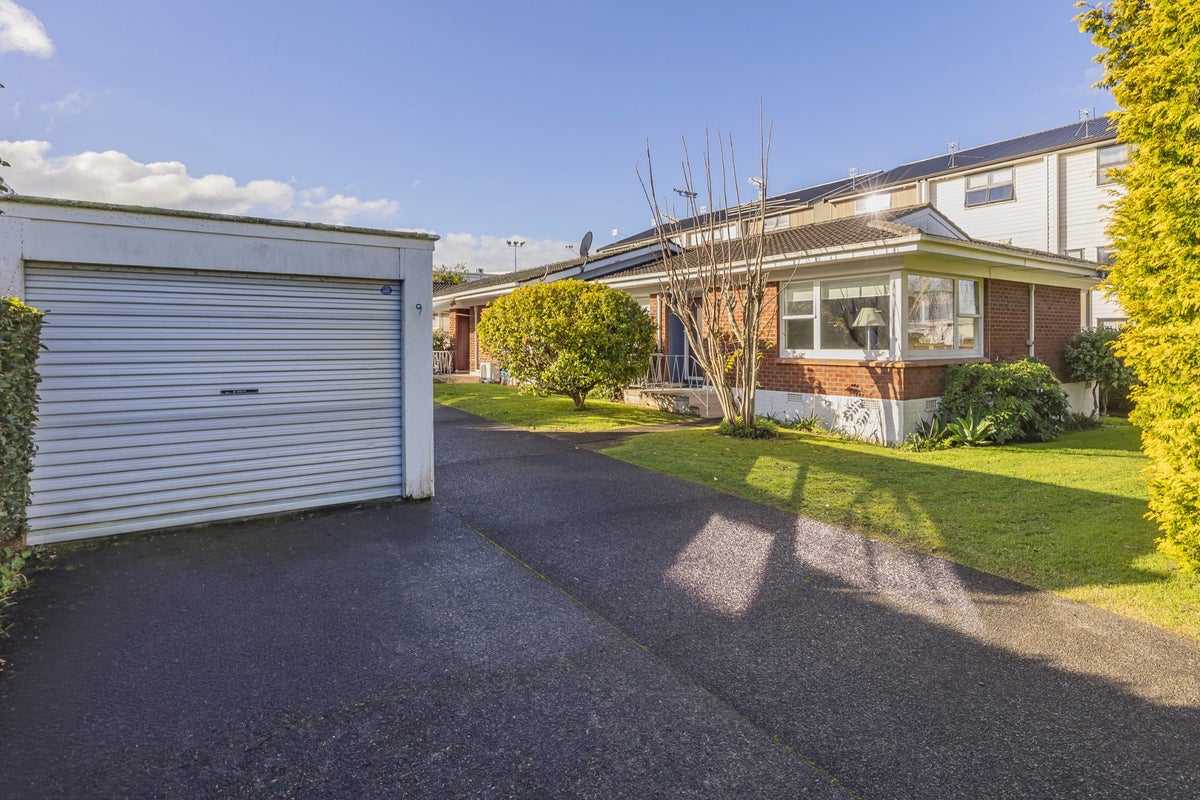 1/9 Erson Avenue, Royal Oak, Auckland - Carousel 2