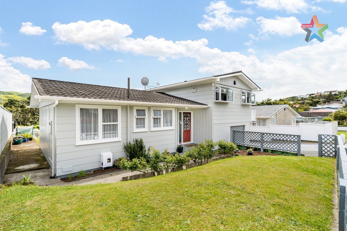 131 Major Drive, Kelson, Lower Hutt - Carousel 1