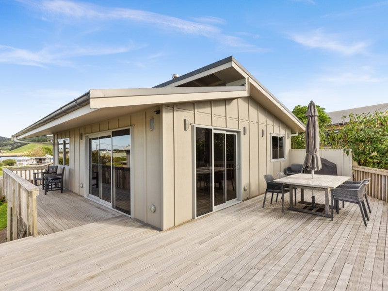 62 Harper Road, Waimarama, Havelock North - Carousel 2