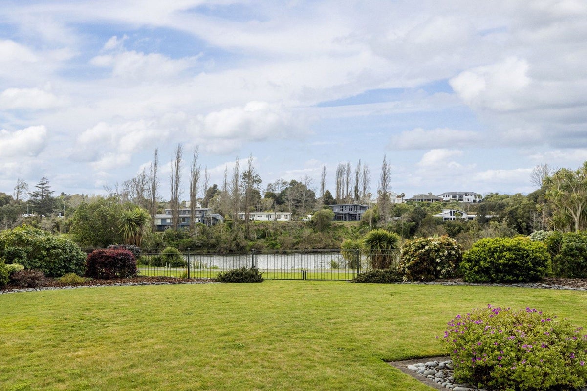 68 Delamare Road, St Andrews, Hamilton - Carousel 1