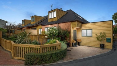56 Futuna Close, Karori, Wellington - Carousel 1