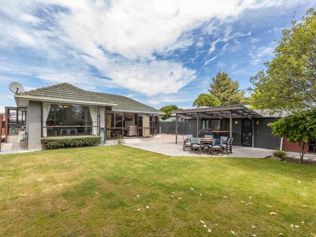 10 Lovelock Street, Dallington, Christchurch - Carousel 1