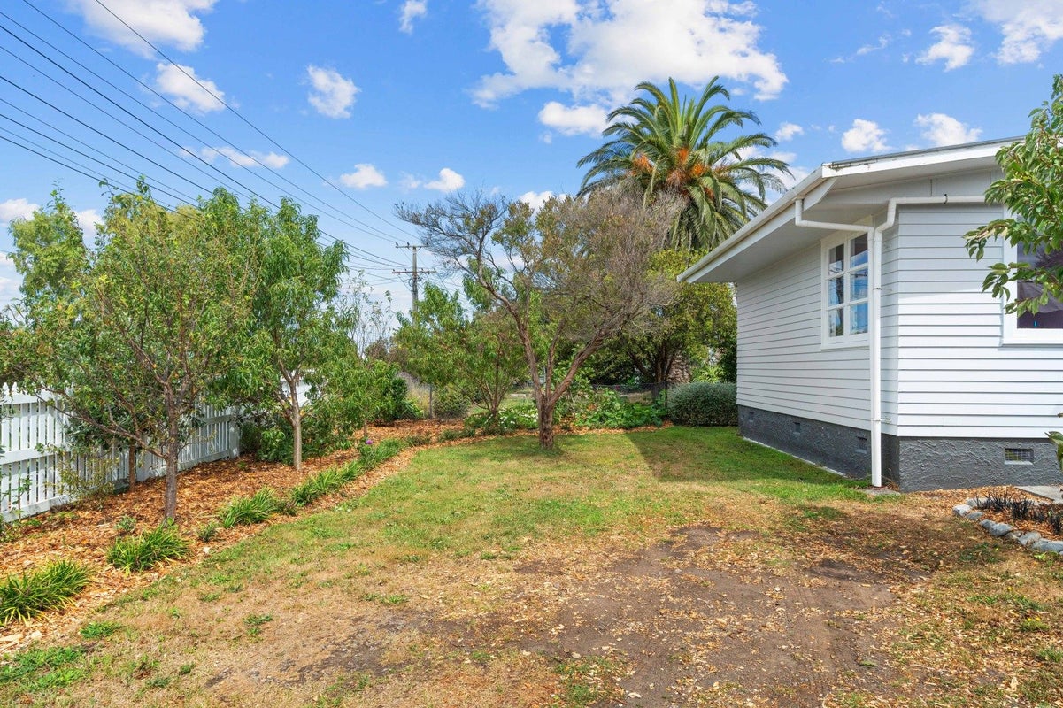 46 Daniell Street, Featherston - Carousel 22
