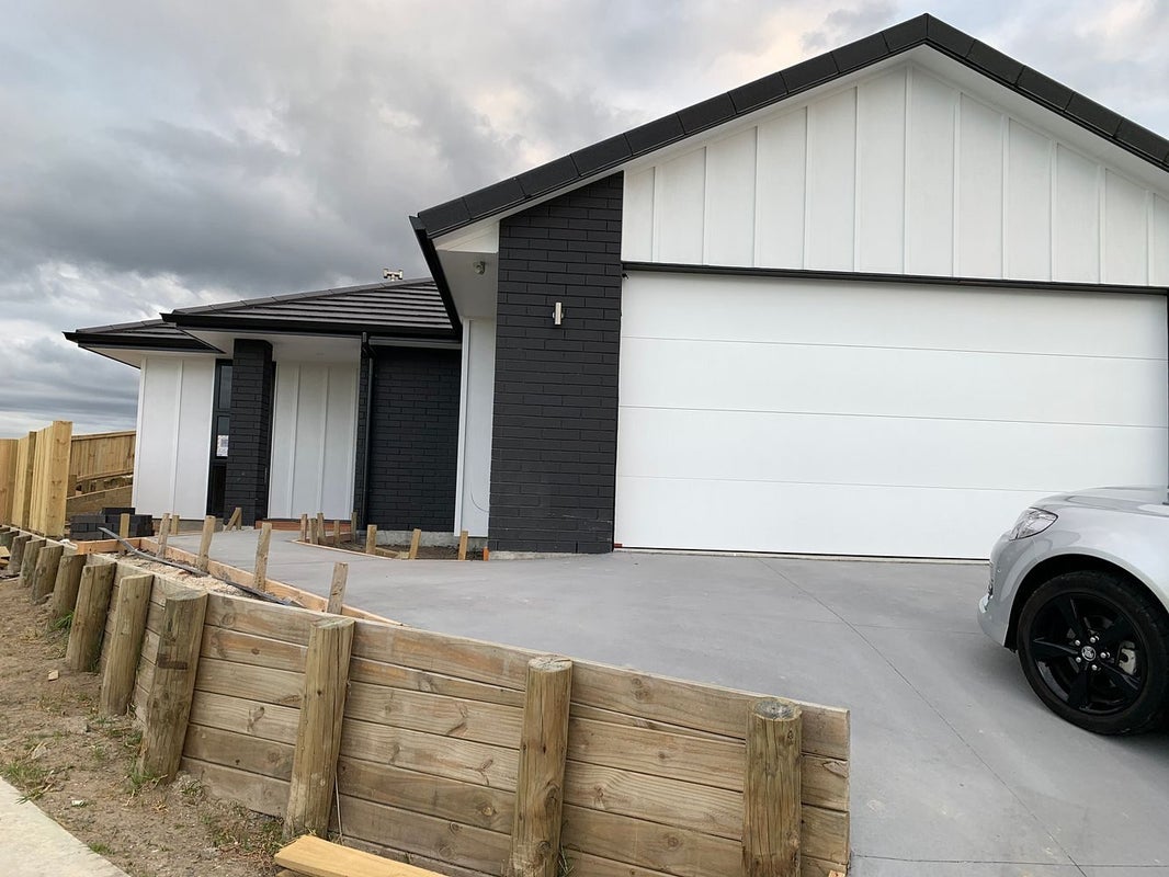 14 Mary Place, Pyes Pa, Tauranga - Carousel 1