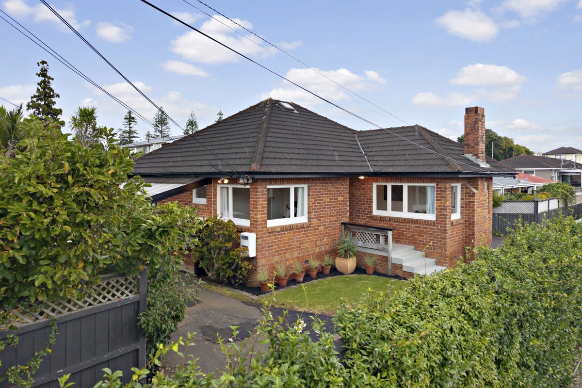 1/132A Selwyn Street, Onehunga, Auckland - Carousel 2