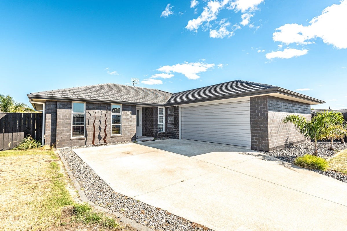 55 Magnolia Crescent, Tawhero, Whanganui - Carousel 1