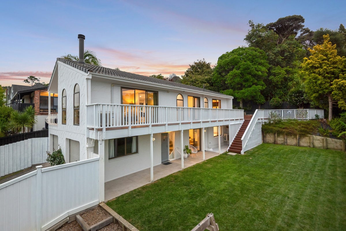 86 Porritt Avenue, Chatswood, Auckland - Carousel 1
