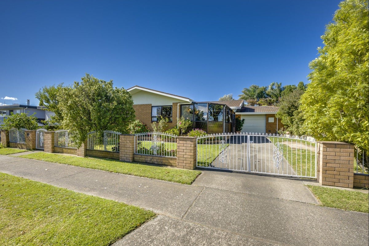 329 Westminster Avenue, Tamatea, Napier - Carousel 2