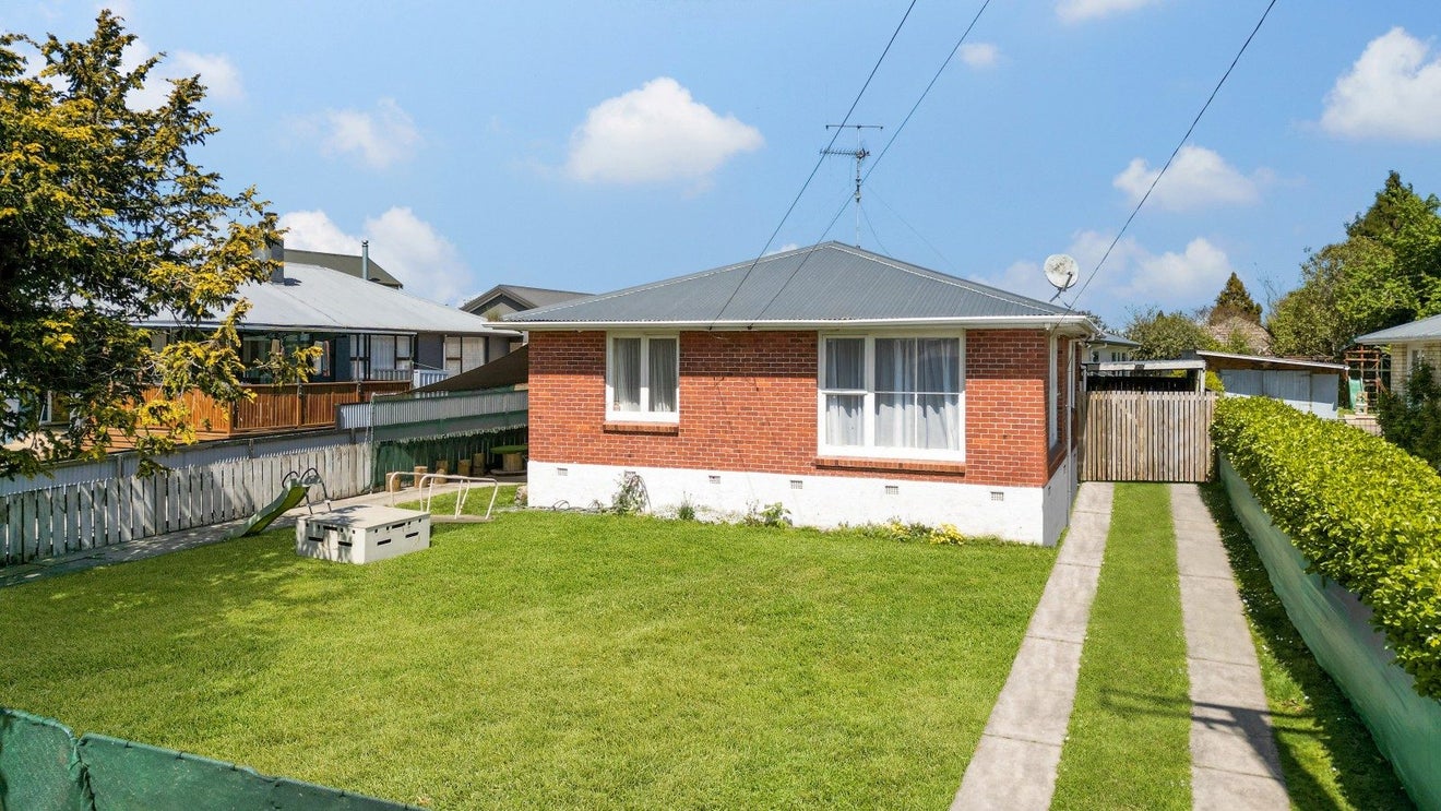 28 Bader Street, Bader, Hamilton - Carousel 1