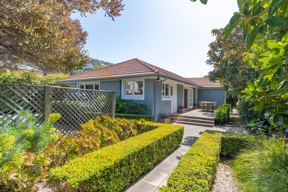 8 Burgess Street, Sumner, Christchurch - Carousel 2