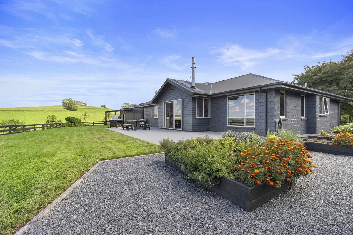 125 Te Tahi Road, Puketotara, TE AWAMUTU - Carousel 2