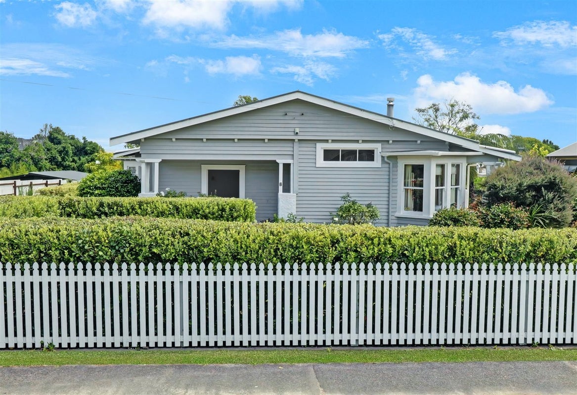 7 Kingsley Street, Whataupoko, Gisborne - Carousel 1