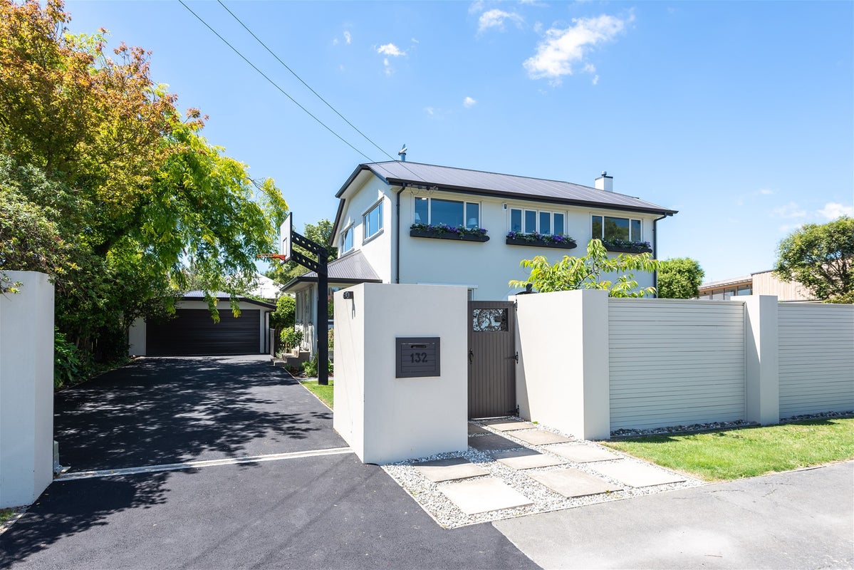 132 Caledonian Road, St Albans, Christchurch - Carousel 2