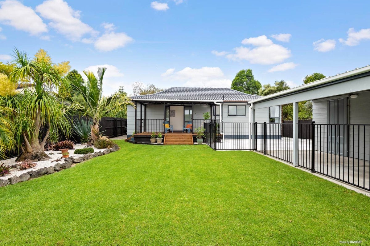 14 Luanda Drive, Ranui, Auckland - Carousel 2