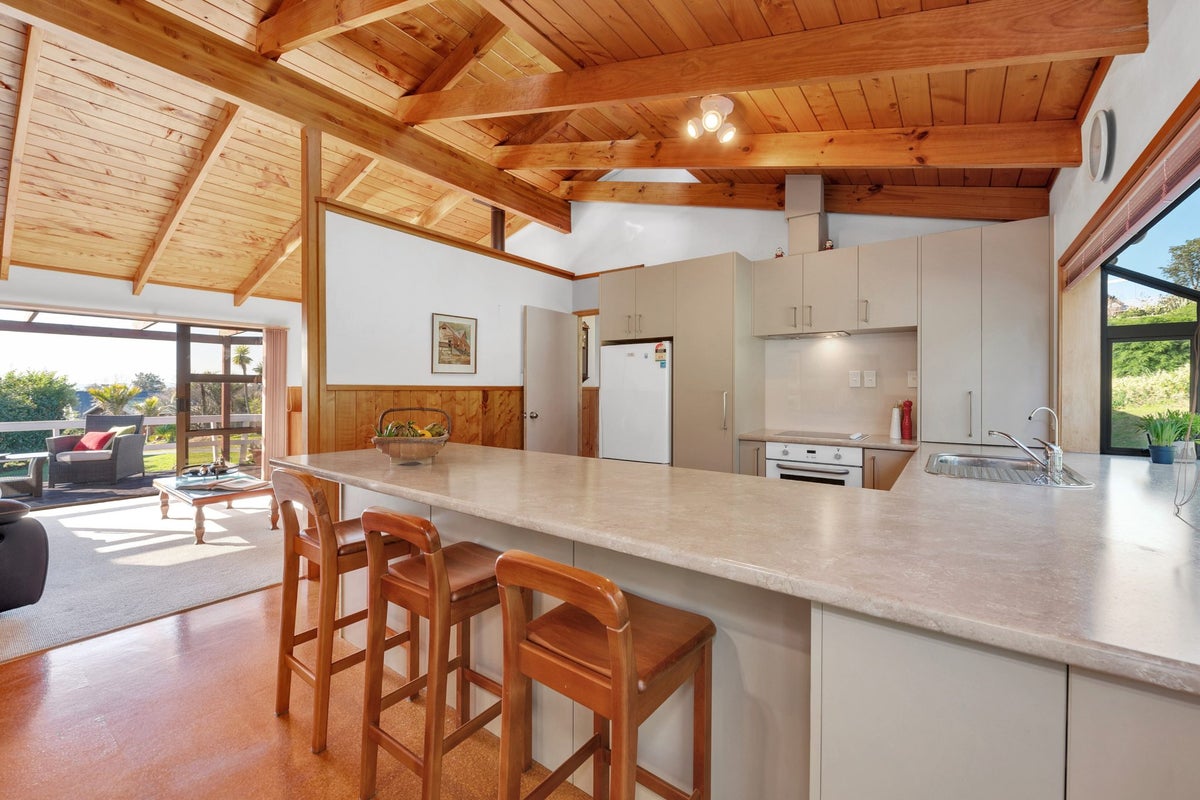 5 Lomeer Way, Beachlands, Auckland - Carousel 2