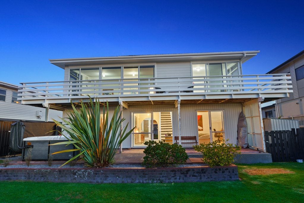 11 Makora Road, Otaihanga, Paraparaumu - Carousel 2