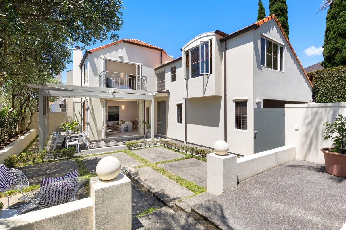 45 Gladstone Road, Parnell, Auckland - Carousel 1