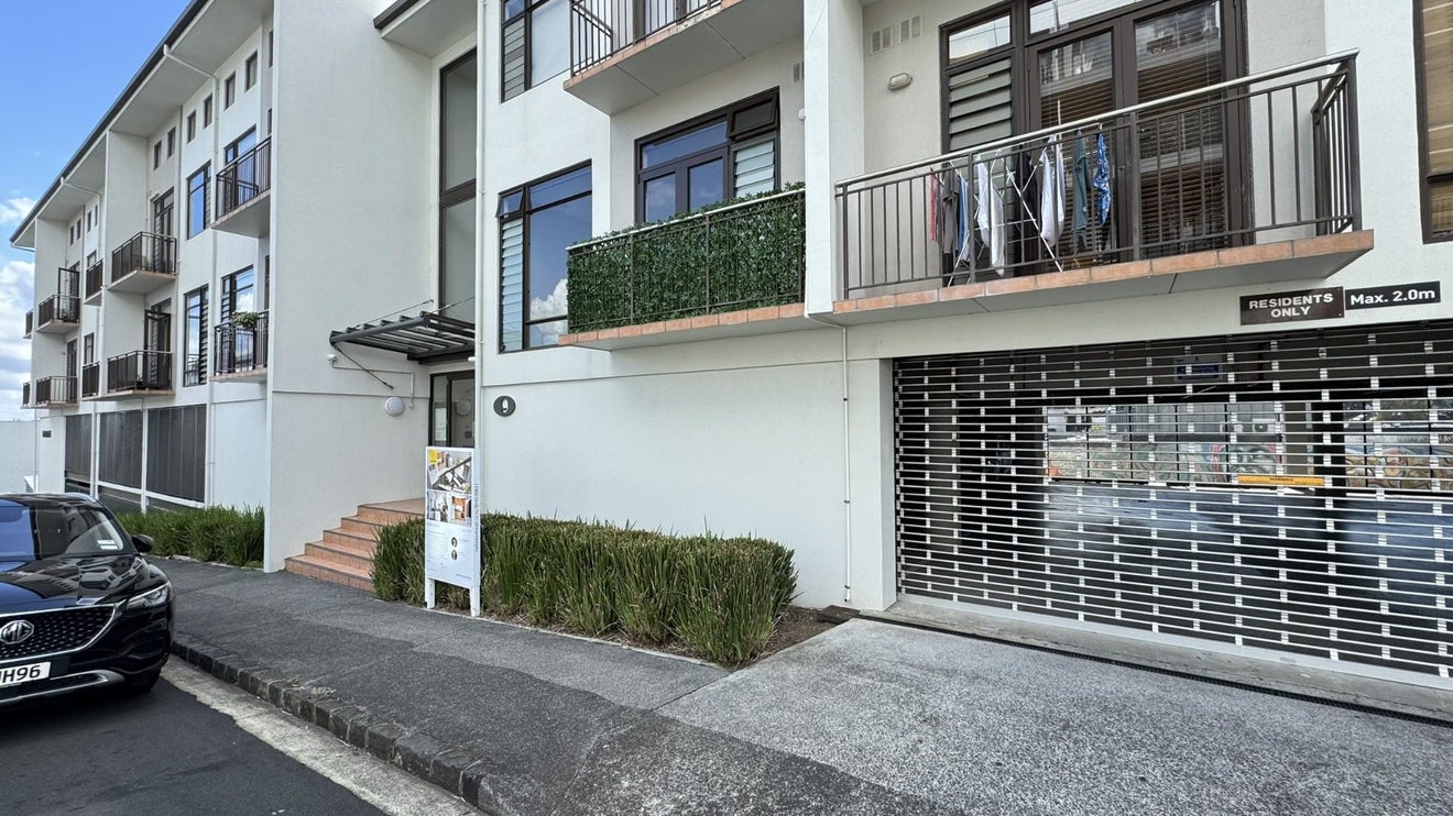 1J/9 Charlotte Street, Eden Terrace, Auckland - Carousel 1