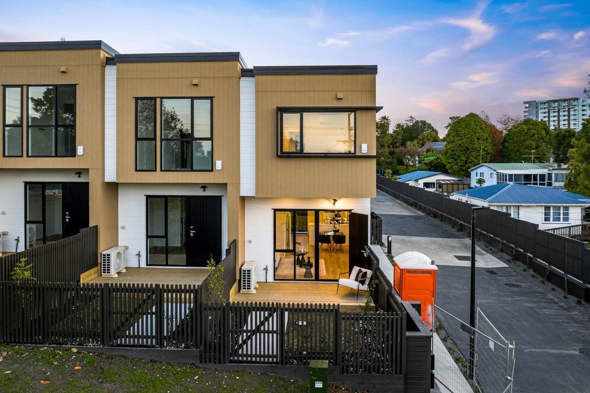 5/27 Glenorchy Street, Glen Eden, Auckland - Carousel 2