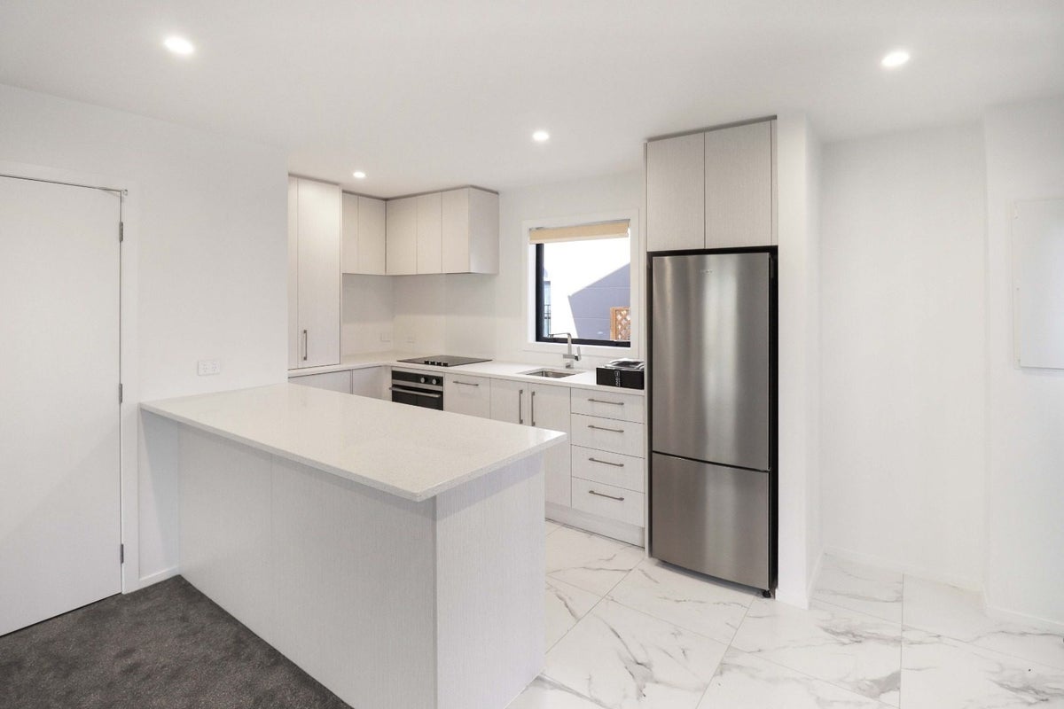 1/4 Collingwood Street, Waterloo, Lower Hutt - Carousel 2