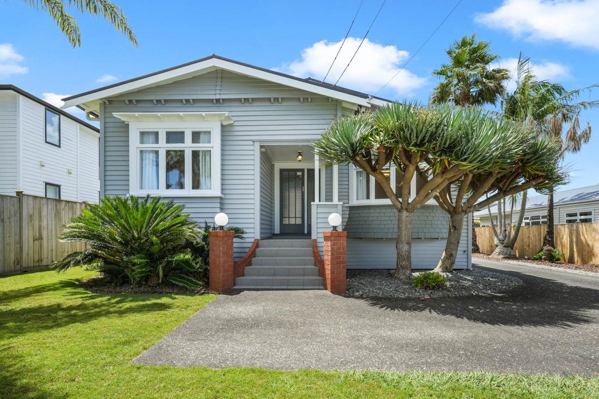 37 Hollywood Avenue, Epsom, Auckland - Carousel 26