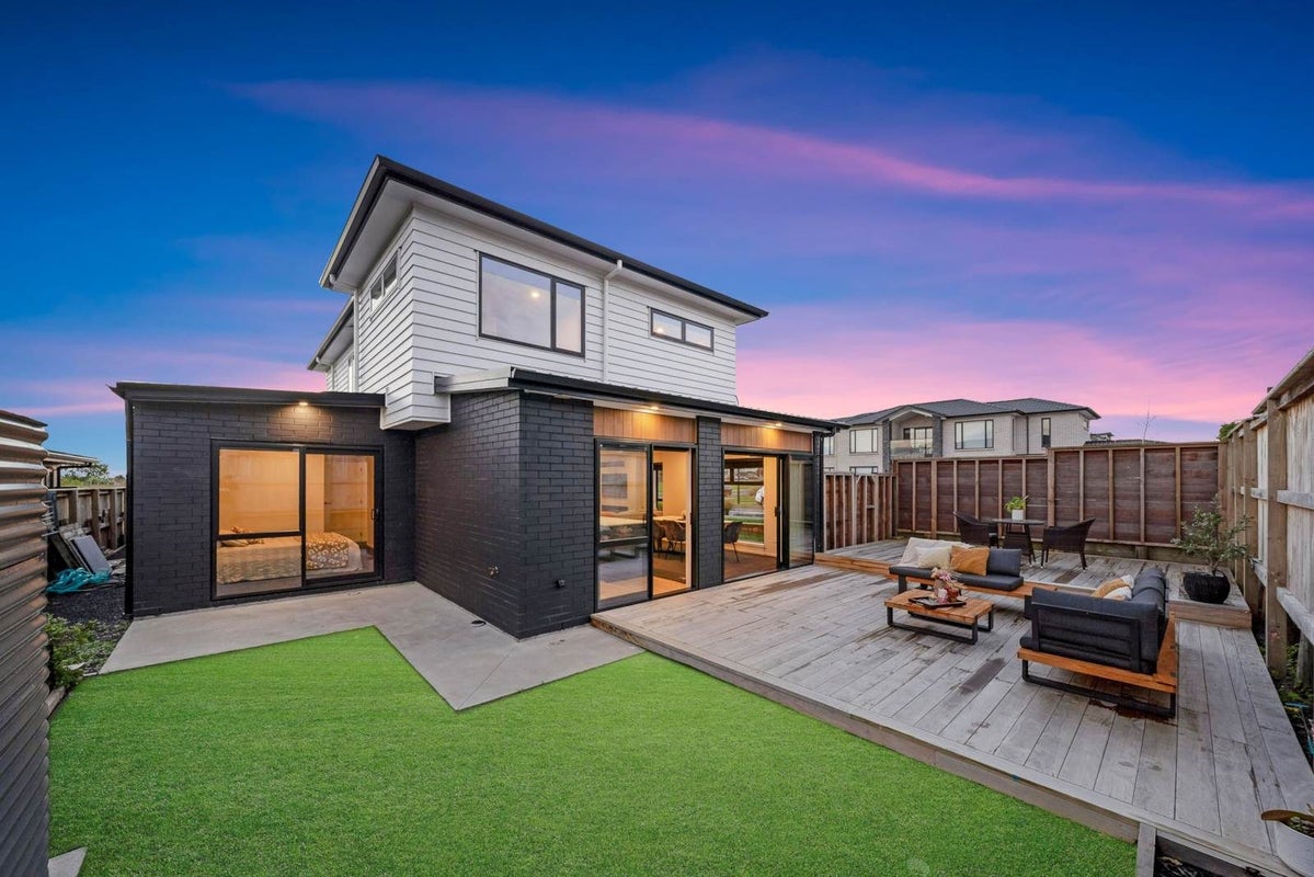 10 Olga Road, Flat Bush, Manukau City, Auckland - Carousel 1