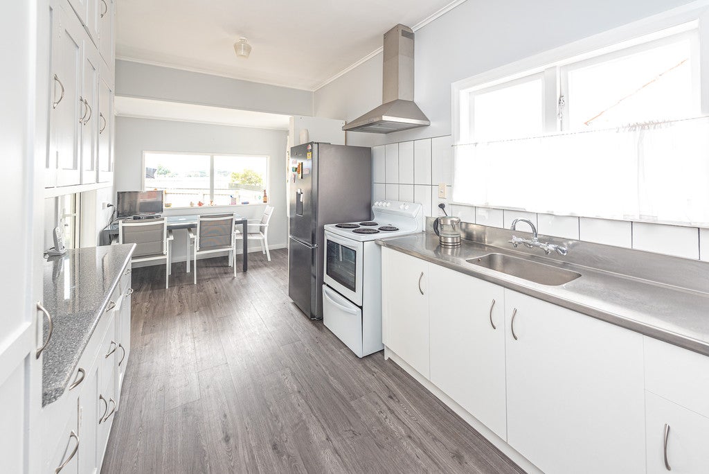 137 Grey Street, Springvale, Whanganui - Carousel 1